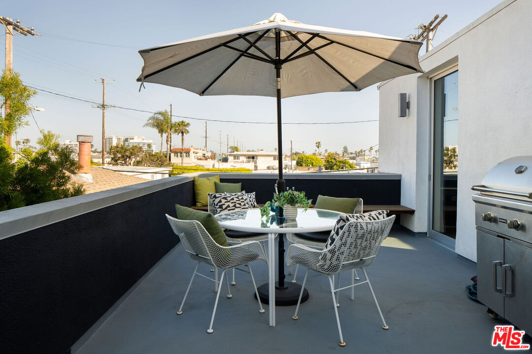 34 S Venice Blvd Unit: 2