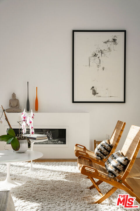 34 S Venice Blvd Unit: 2