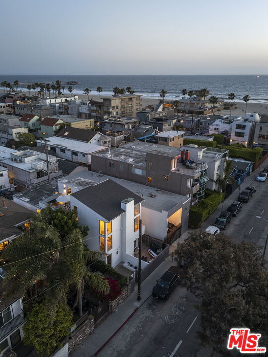 34 S Venice Blvd Unit: 2