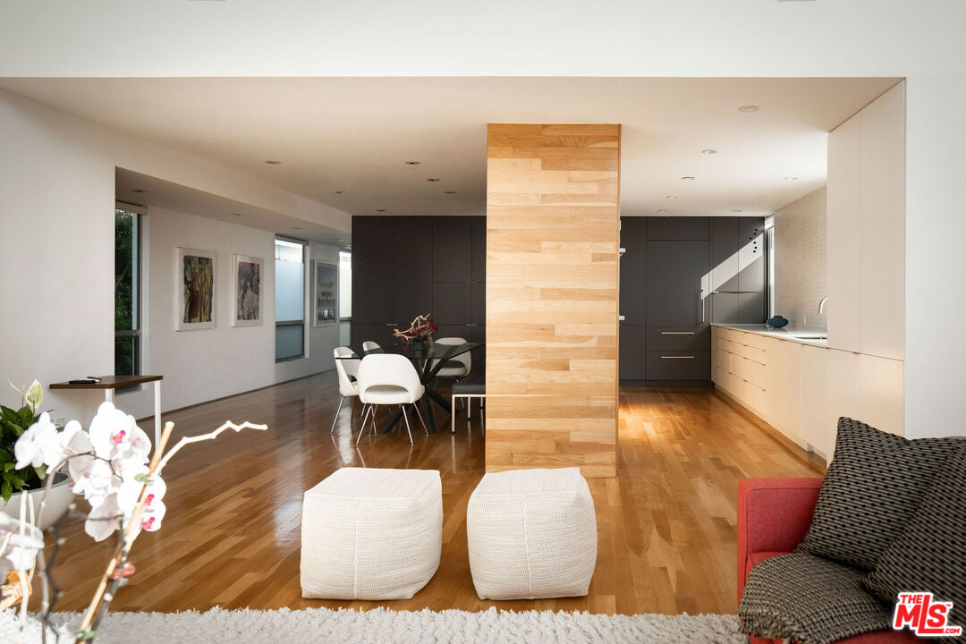 34 S Venice Blvd Unit: 2