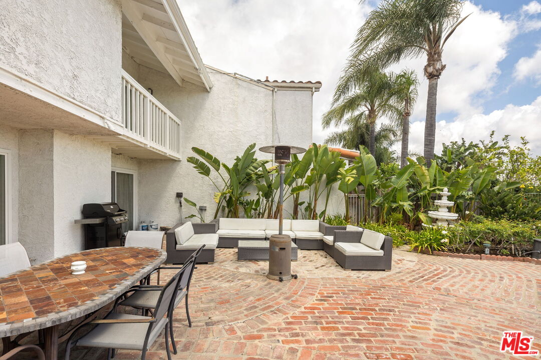 2484 Angelo Dr