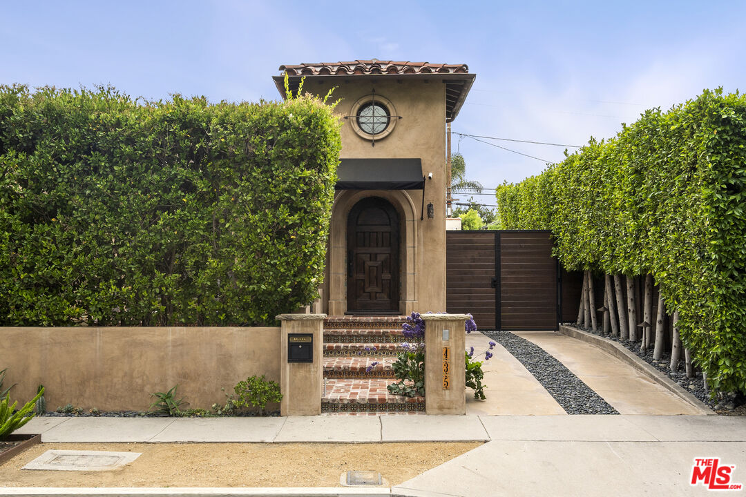 435 Westmount Dr