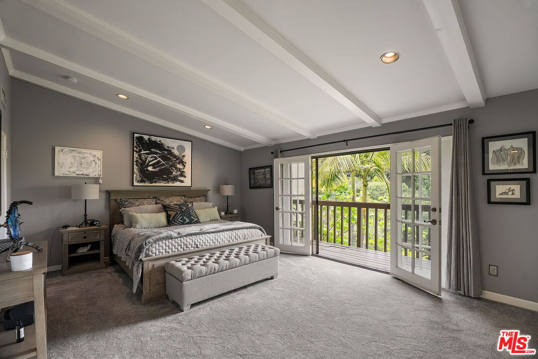 2528 Angelo Dr
