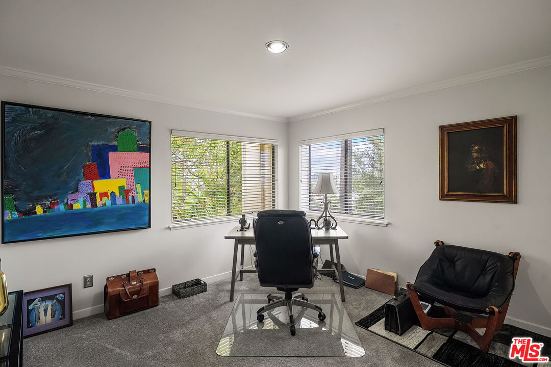 2528 Angelo Dr