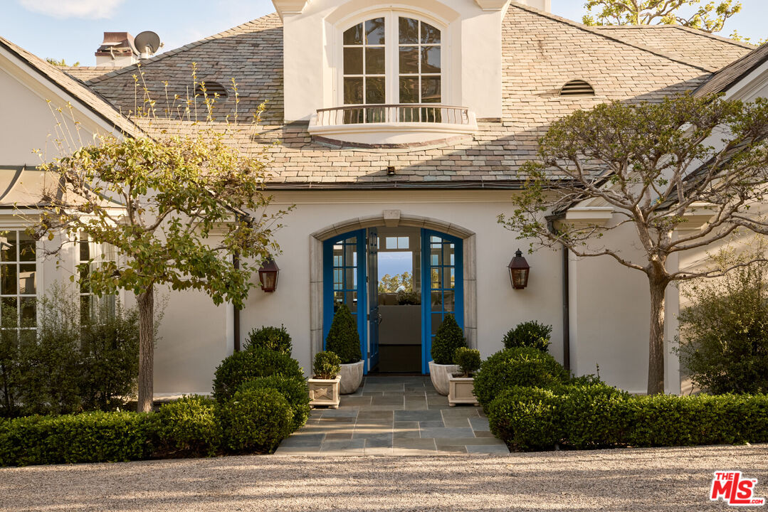 541 Paseo Miramar