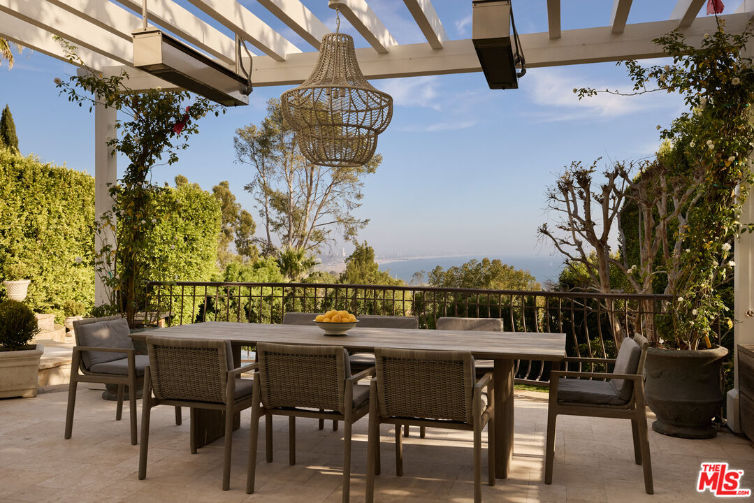 541 Paseo Miramar