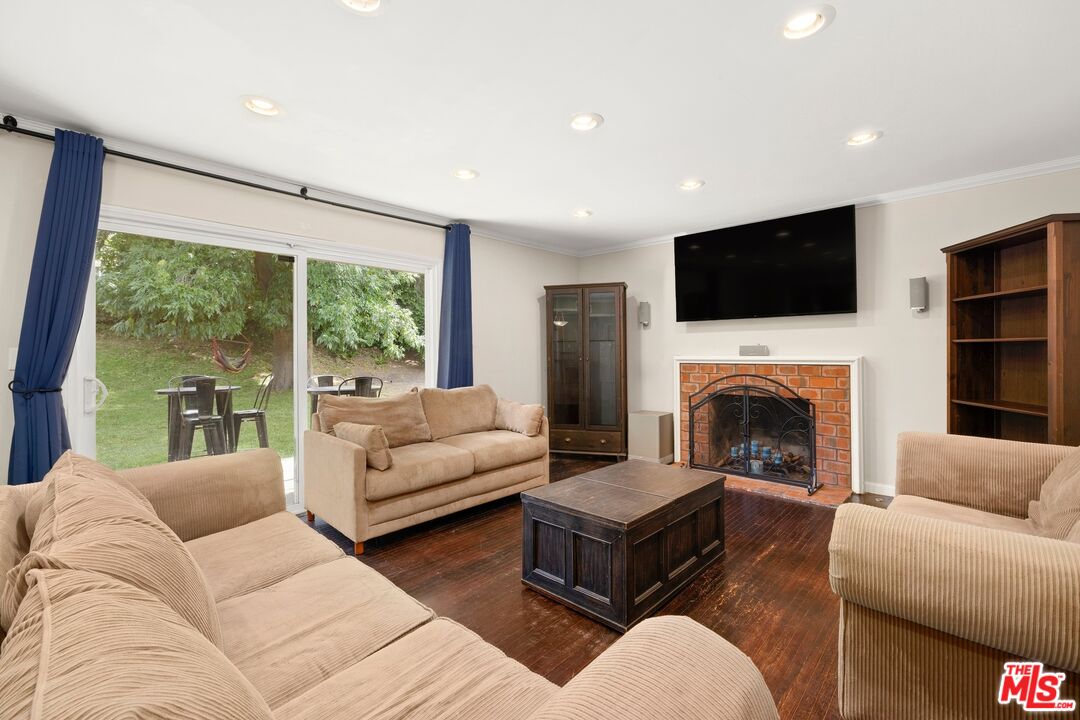 8326 Fable Ave