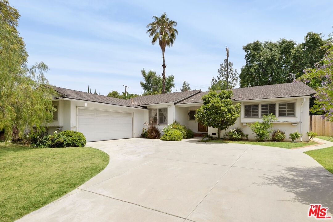 8326 Fable Ave