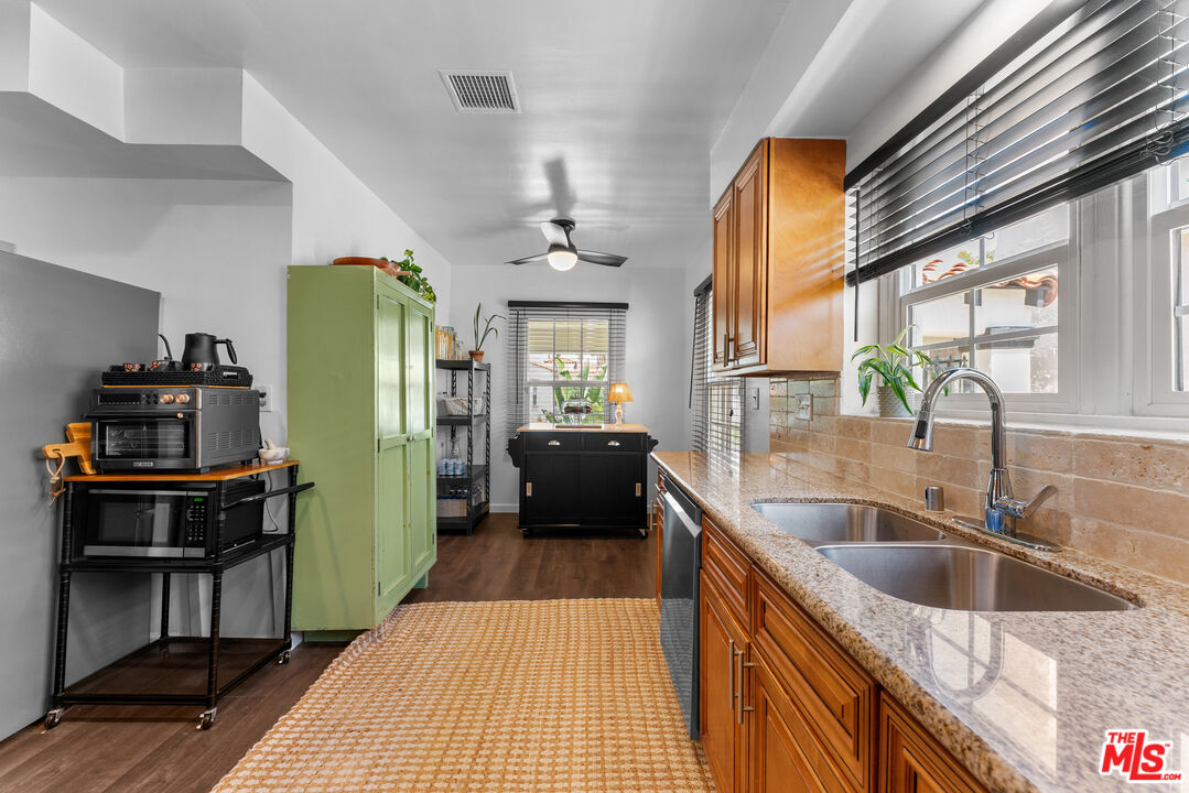 1262 W 80th St