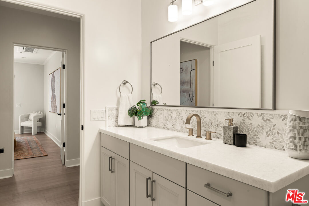 812 N Cleveland St Unit: 1