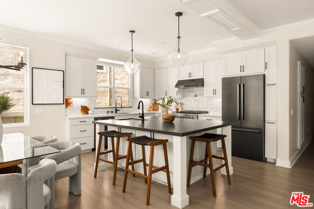 812 N Cleveland St Unit: 1