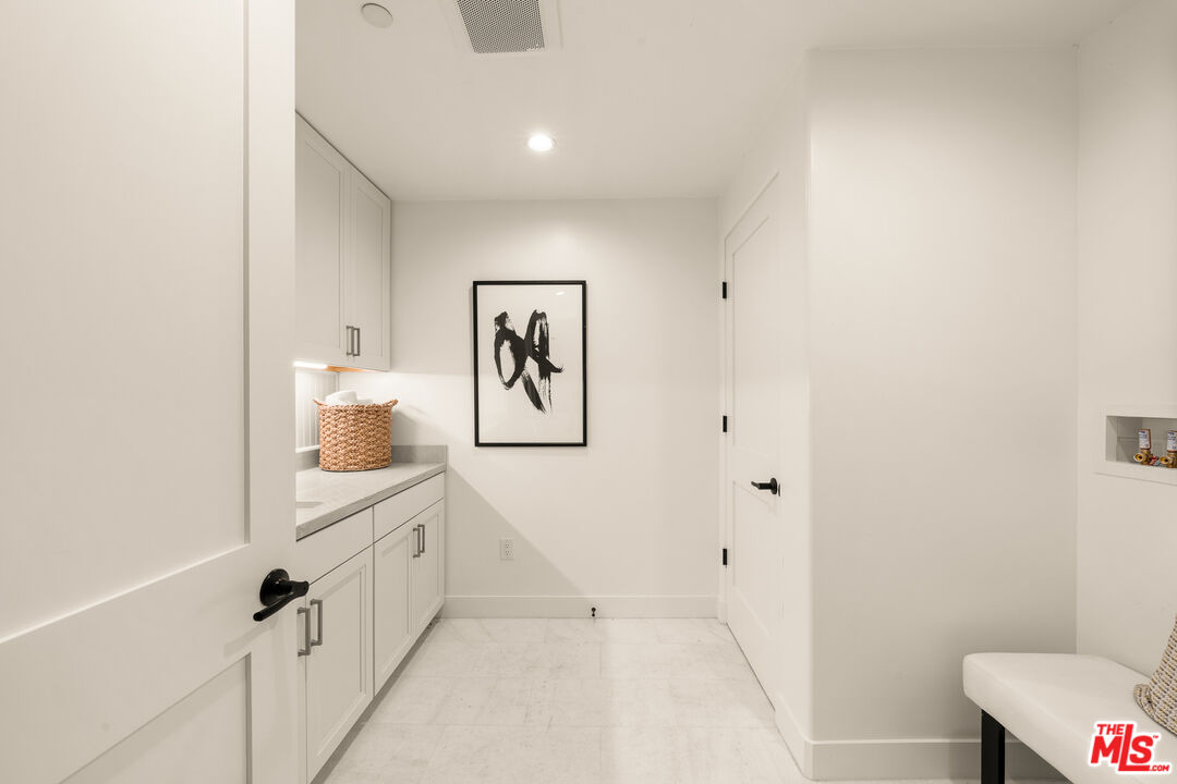 812 N Cleveland St Unit: 1