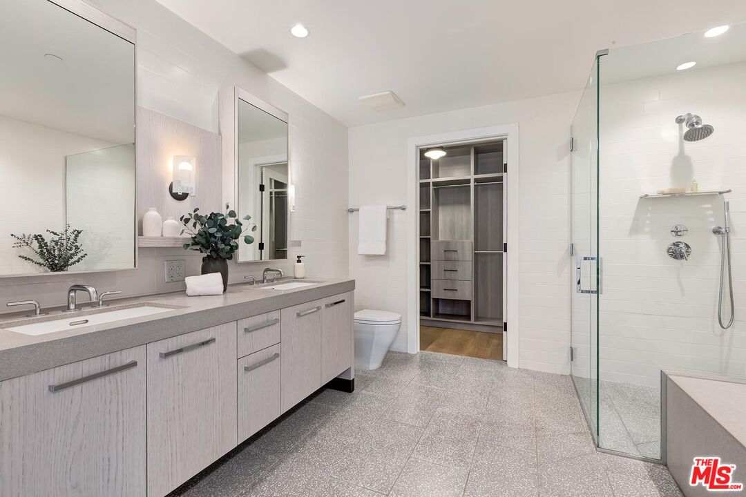 10777 Wilshire Blvd Unit: 409