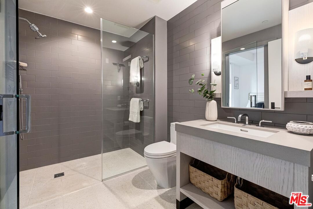 10777 Wilshire Blvd Unit: 409