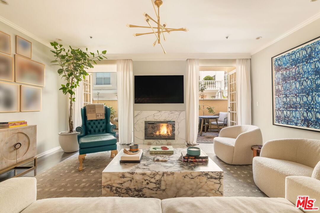 930 N Doheny Dr Unit: 103