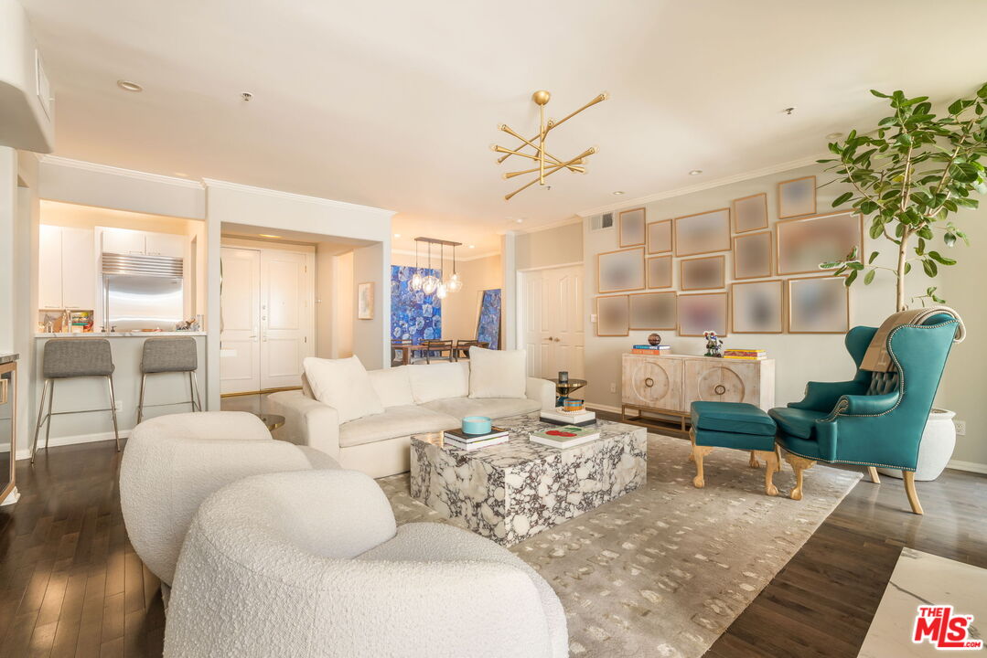 930 N Doheny Dr Unit: 103