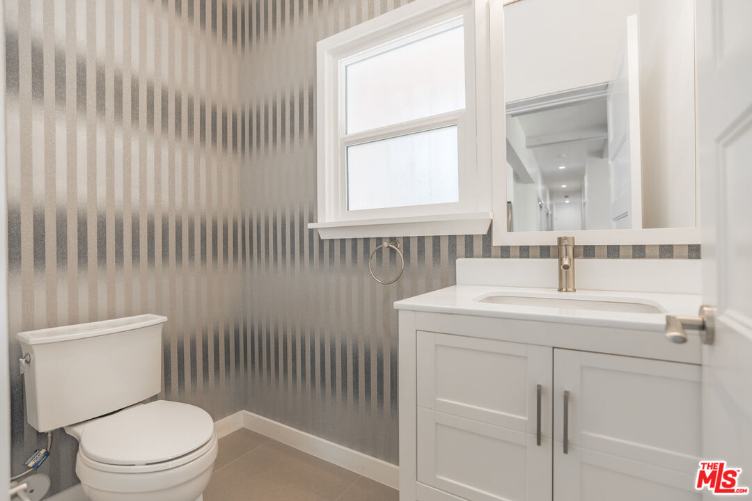 31 Breeze Ave Unit: A