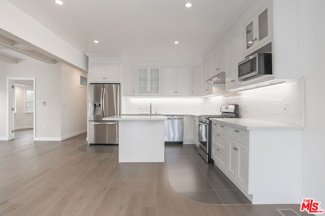 31 Breeze Ave Unit: A