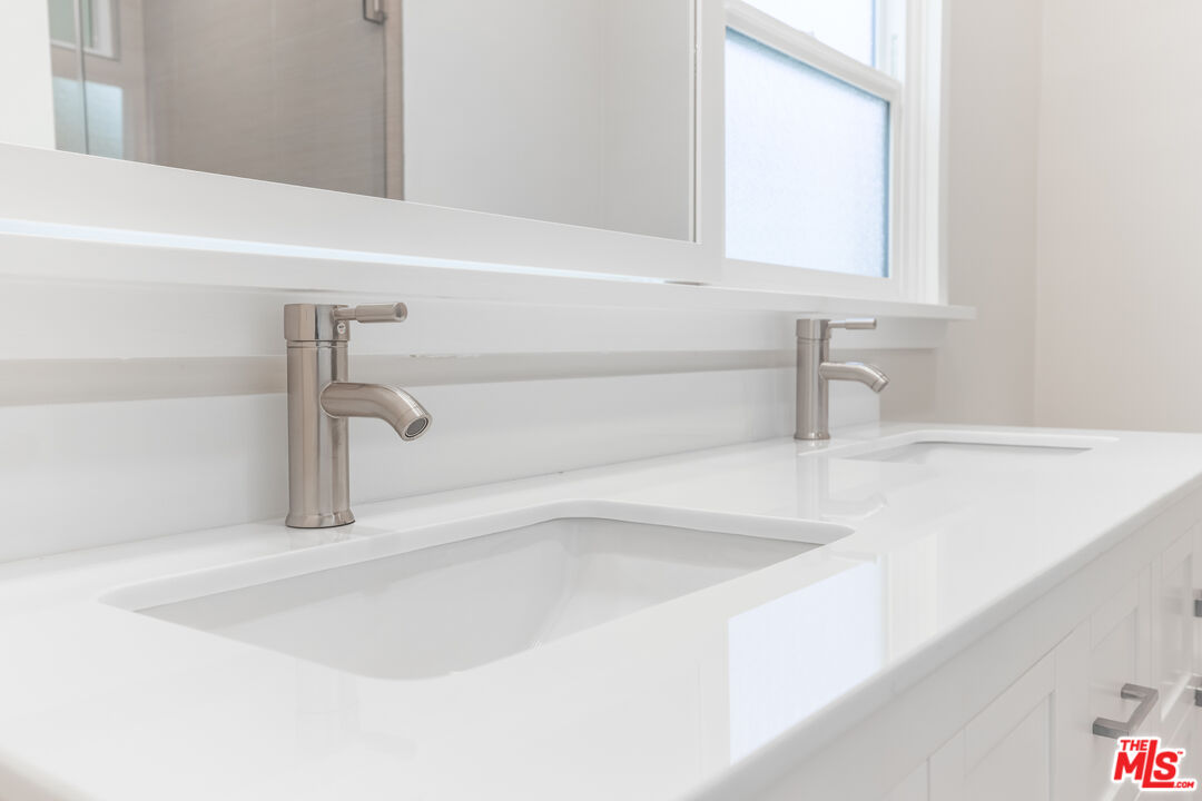 31 Breeze Ave Unit: A