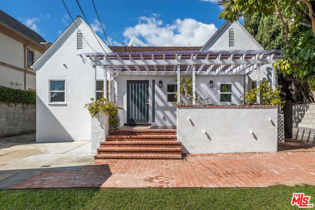 152 S Wetherly Dr