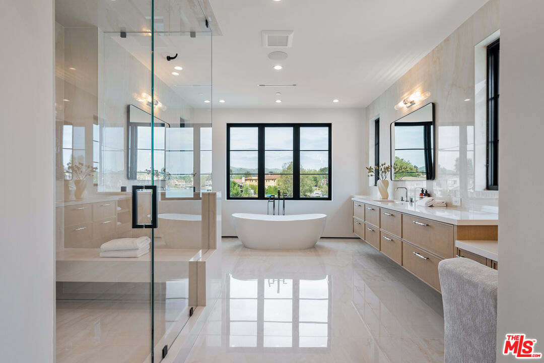 3708 Brigantine Cir