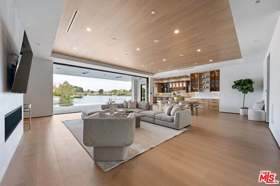 3708 Brigantine Cir
