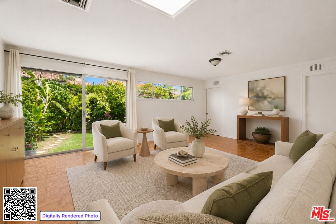 256 S La Peer Dr