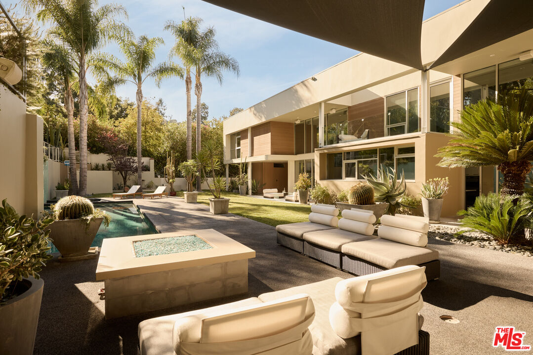 3369 Fryman Pl