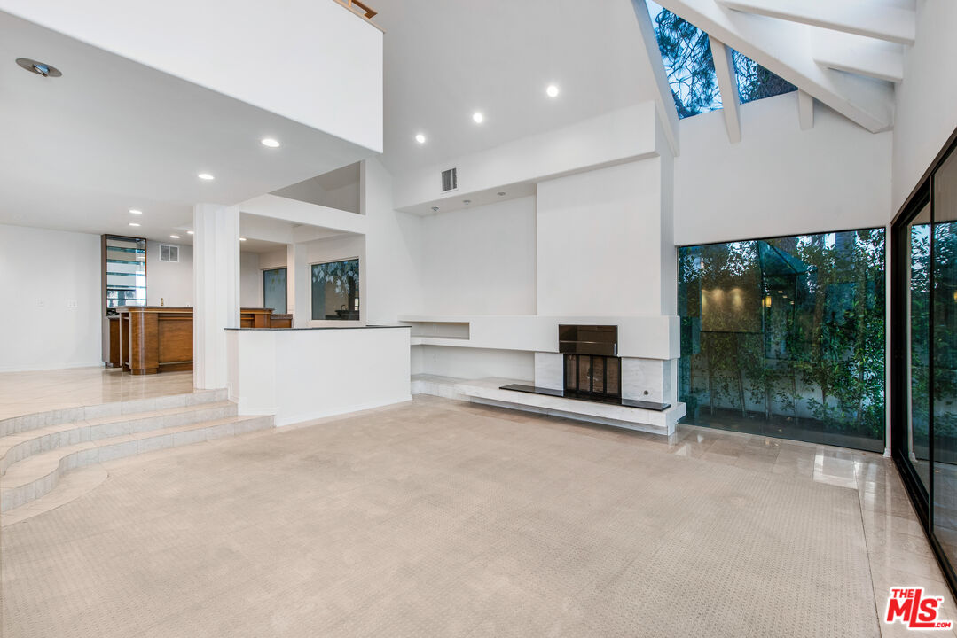 7940 Vulcan Dr
