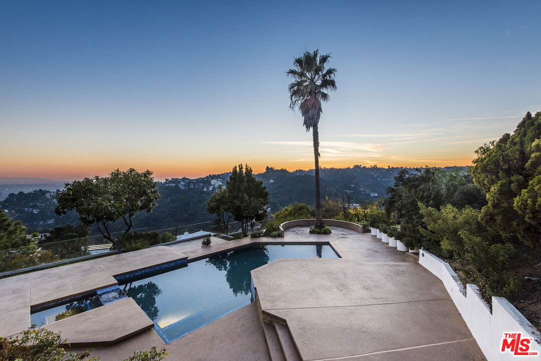 7940 Vulcan Dr