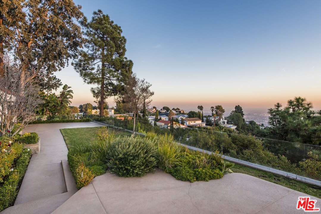 7940 Vulcan Dr