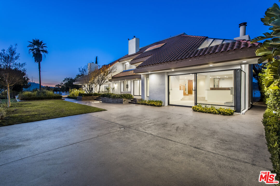 7940 Vulcan Dr