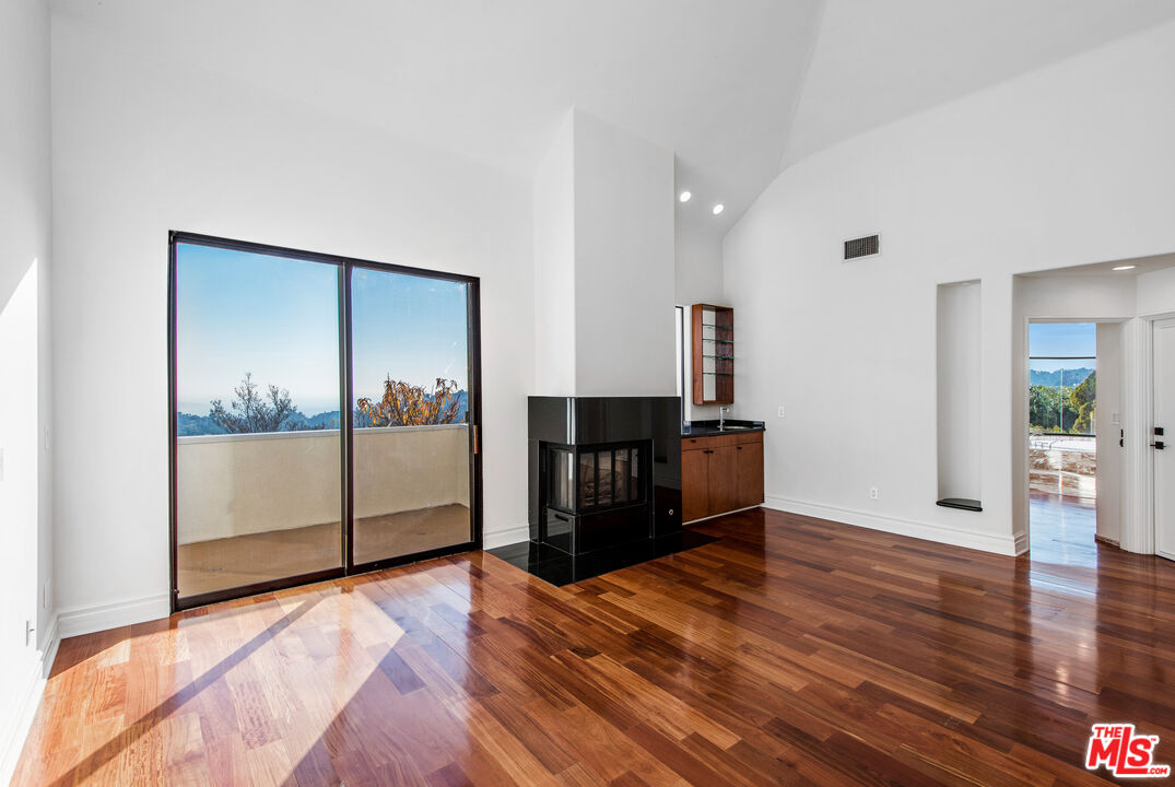 7940 Vulcan Dr