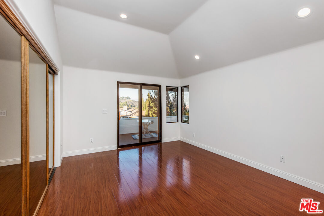 7940 Vulcan Dr