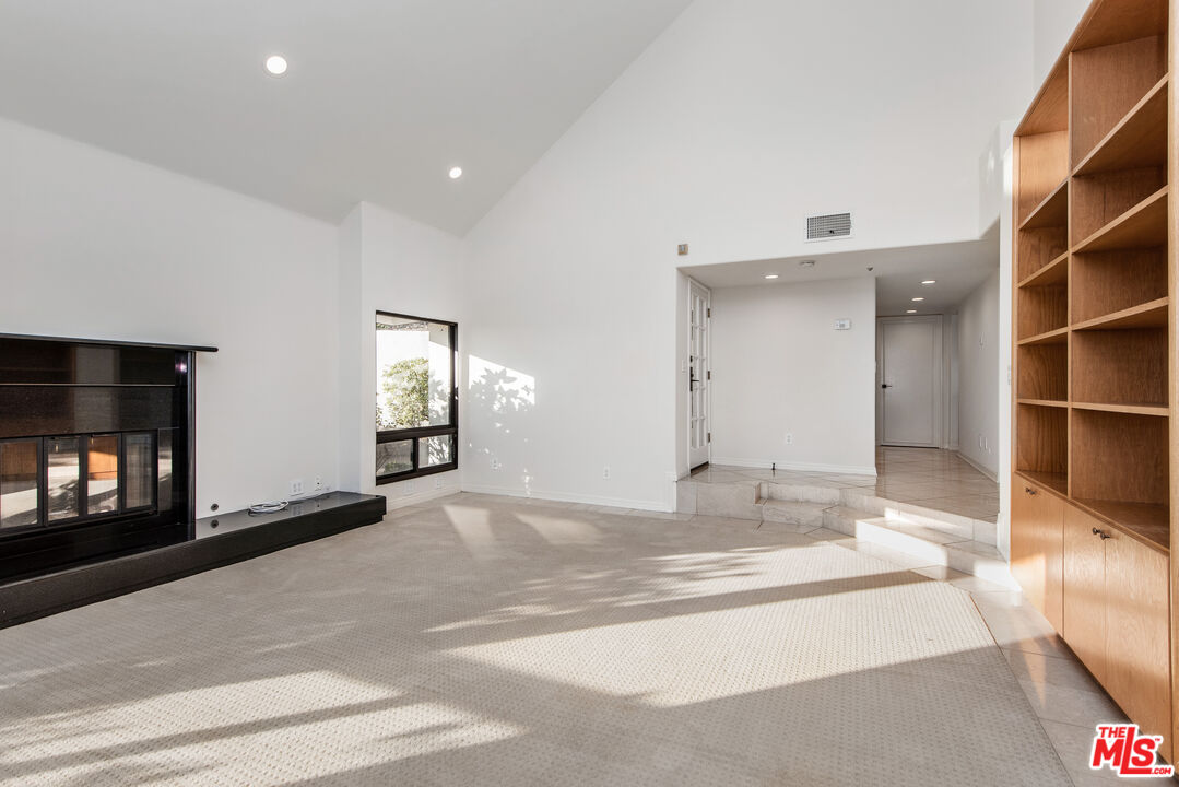 7940 Vulcan Dr
