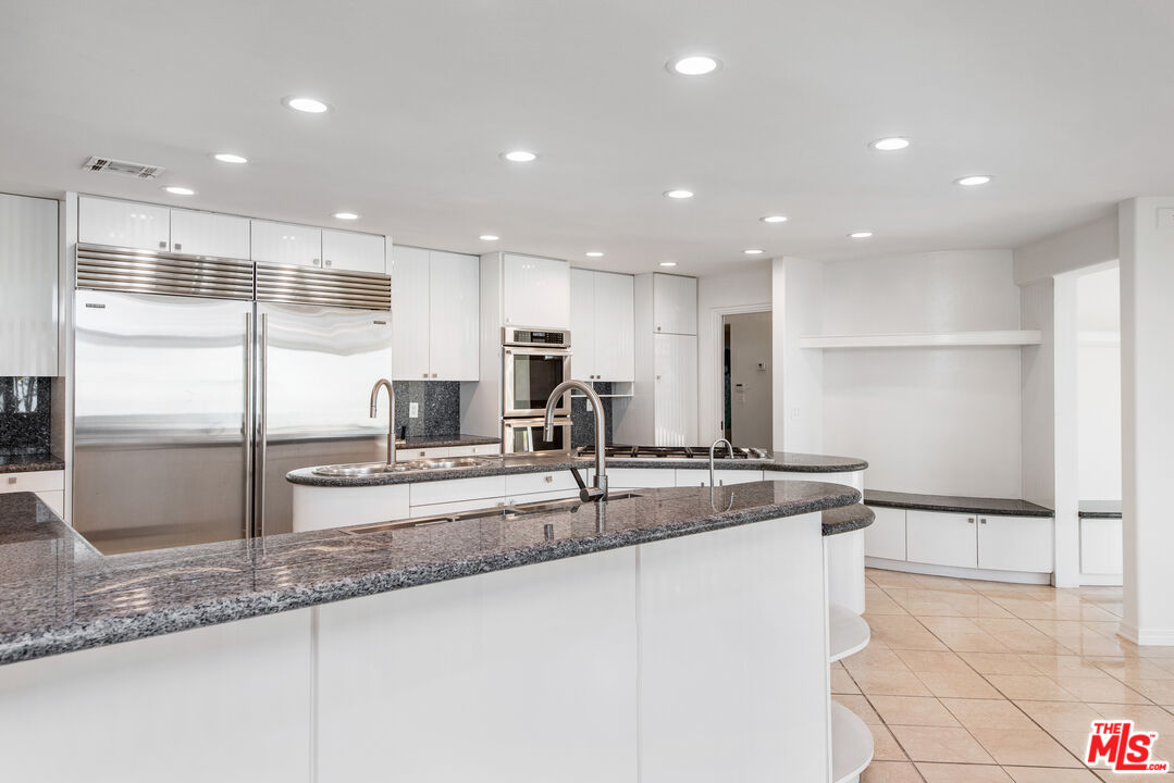 7940 Vulcan Dr