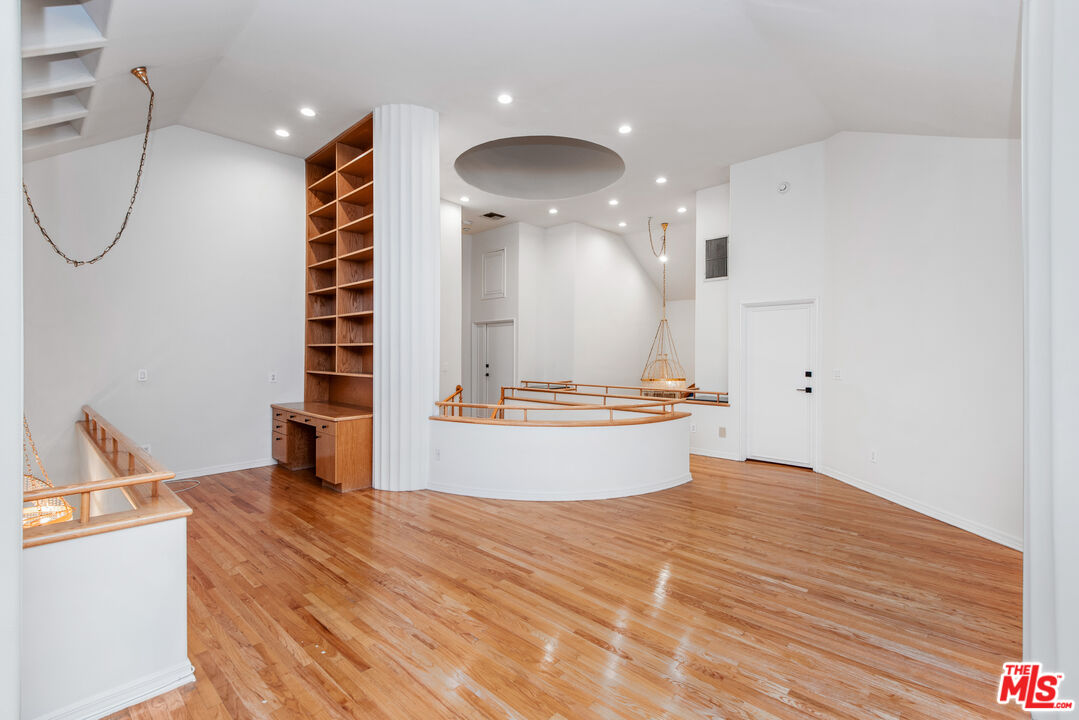 7940 Vulcan Dr