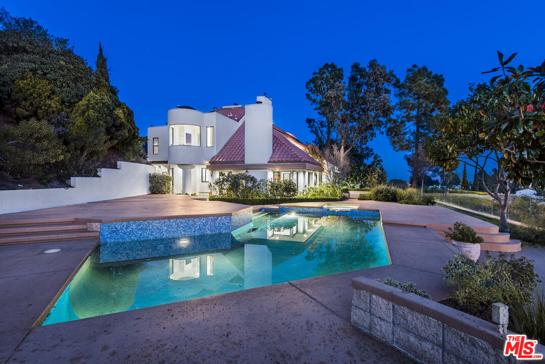 7940 Vulcan Dr
