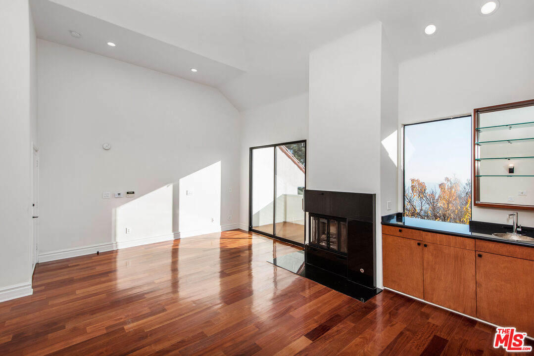 7940 Vulcan Dr
