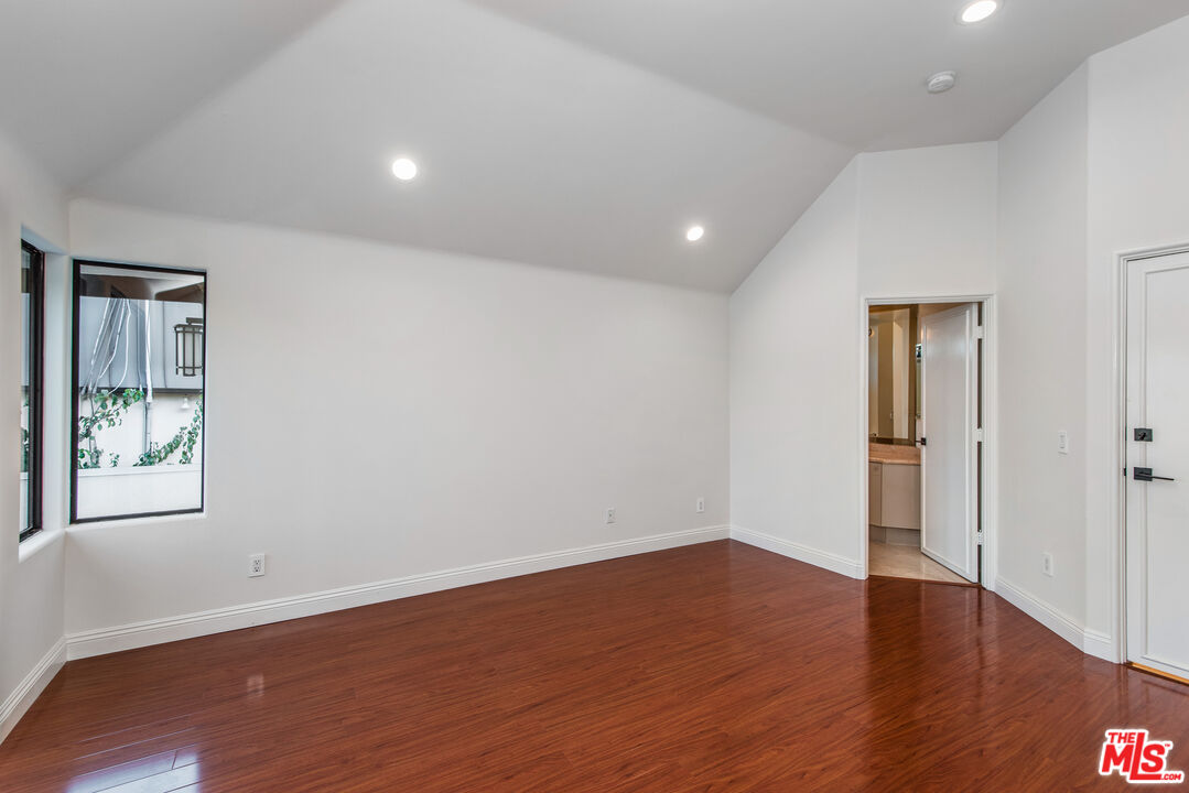 7940 Vulcan Dr