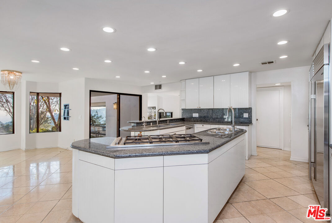 7940 Vulcan Dr