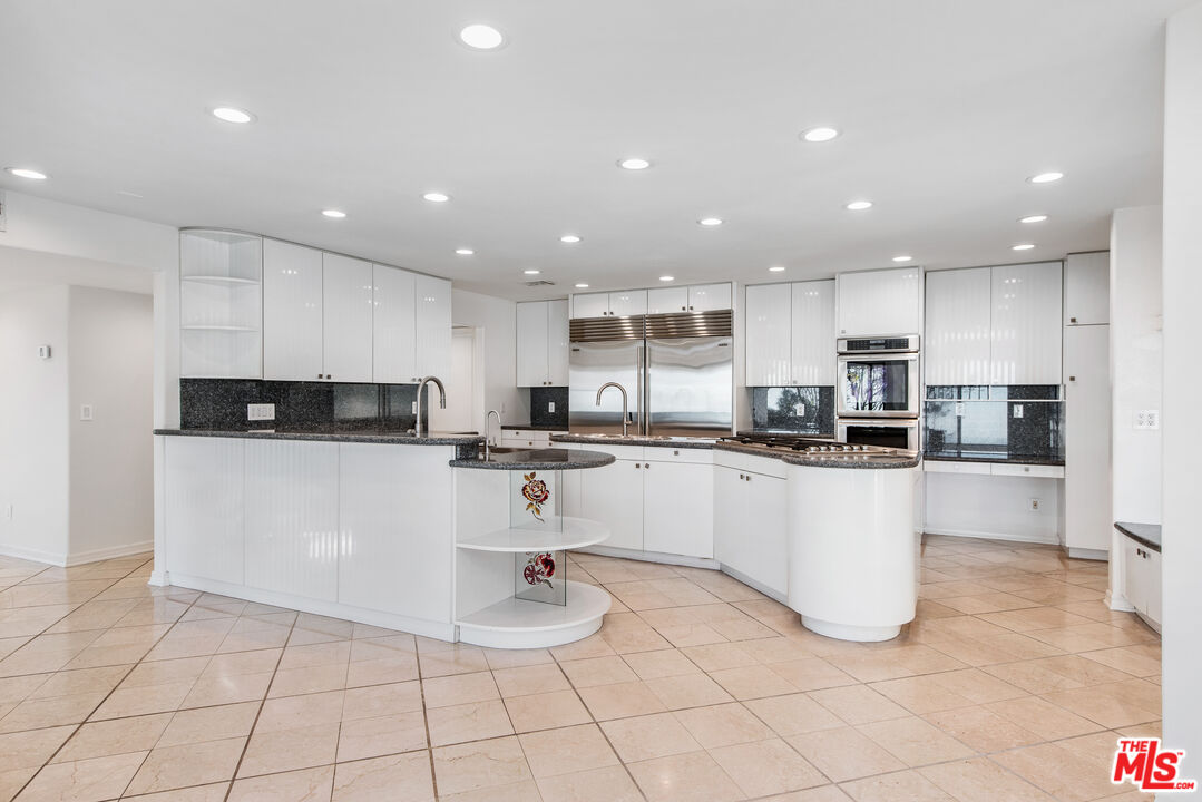 7940 Vulcan Dr