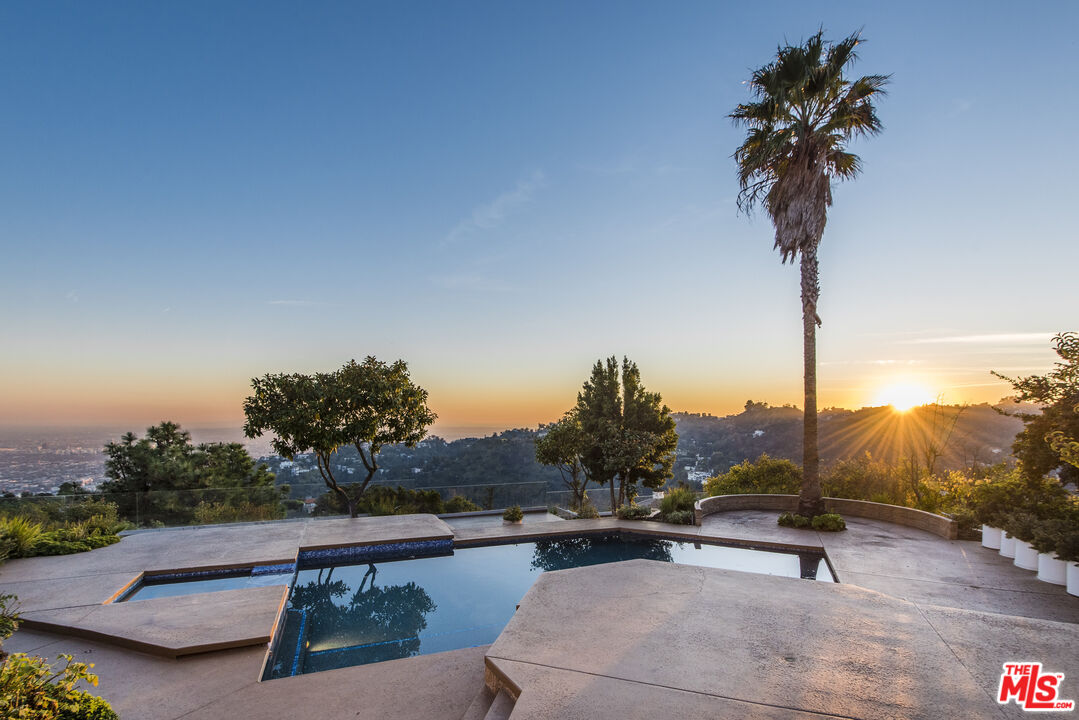 7940 Vulcan Dr