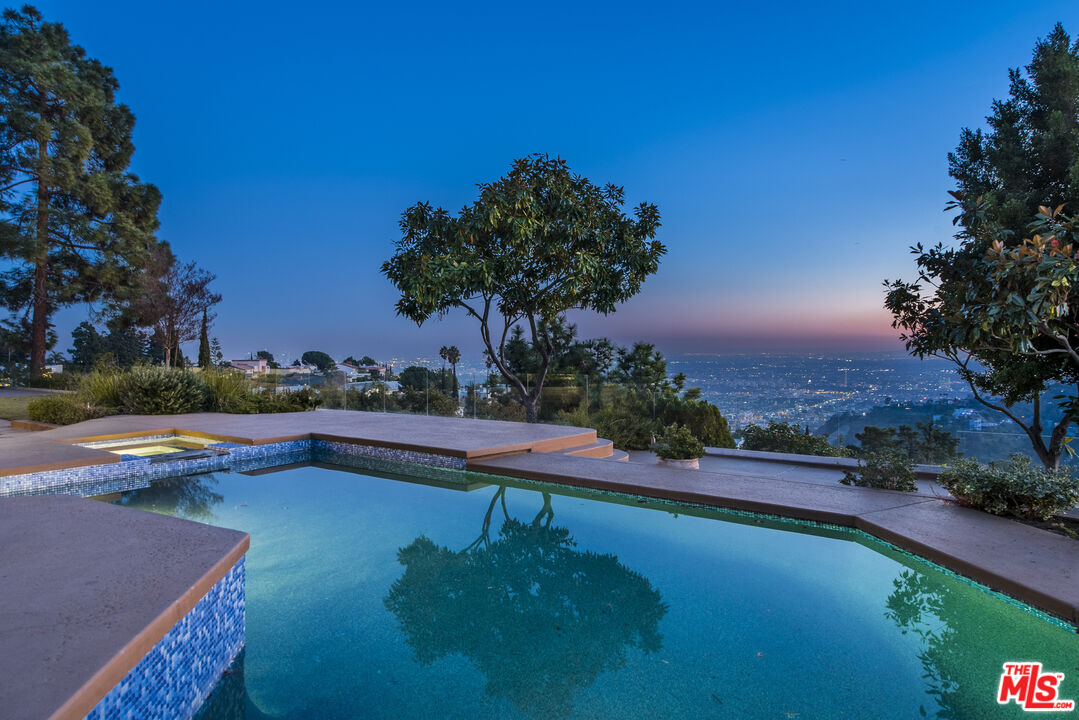 7940 Vulcan Dr