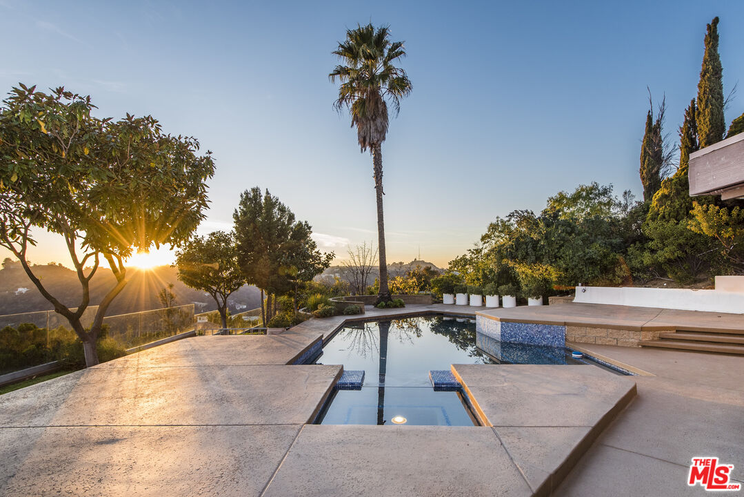 7940 Vulcan Dr