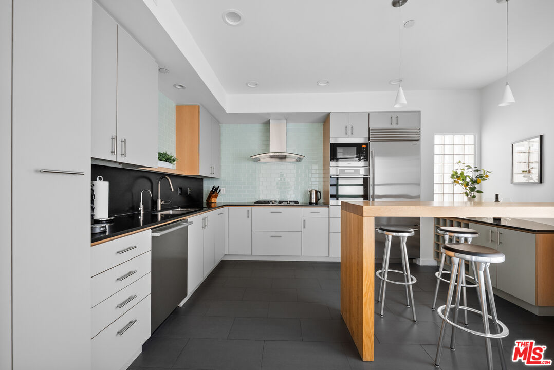 2913 3rd St Unit: 304