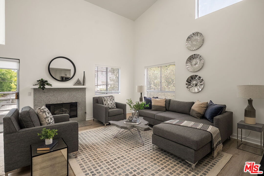1617 S Beverly Glen Blvd Unit: 404