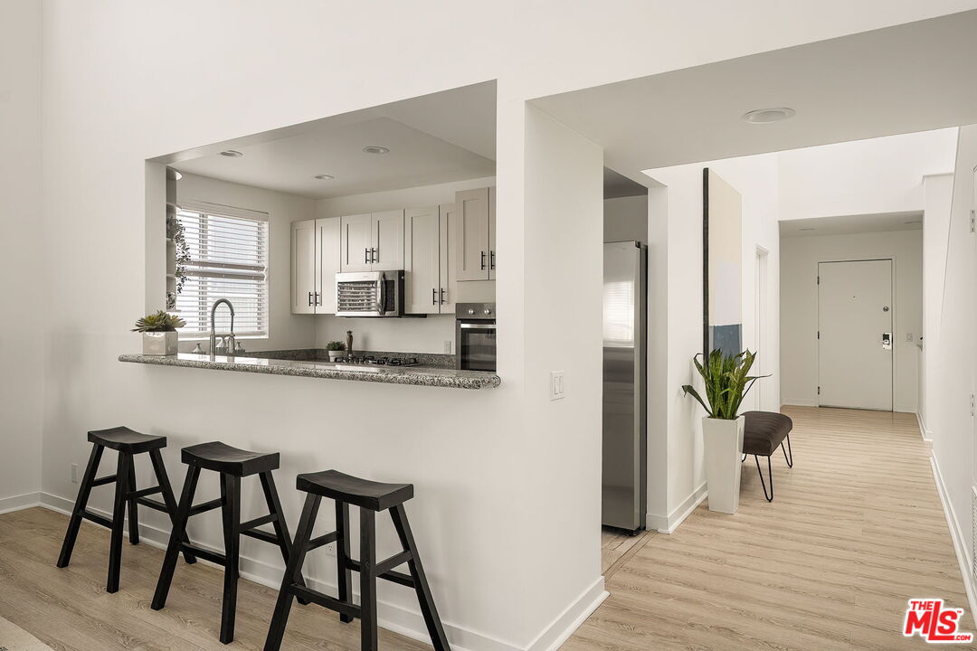 1617 S Beverly Glen Blvd Unit: 404