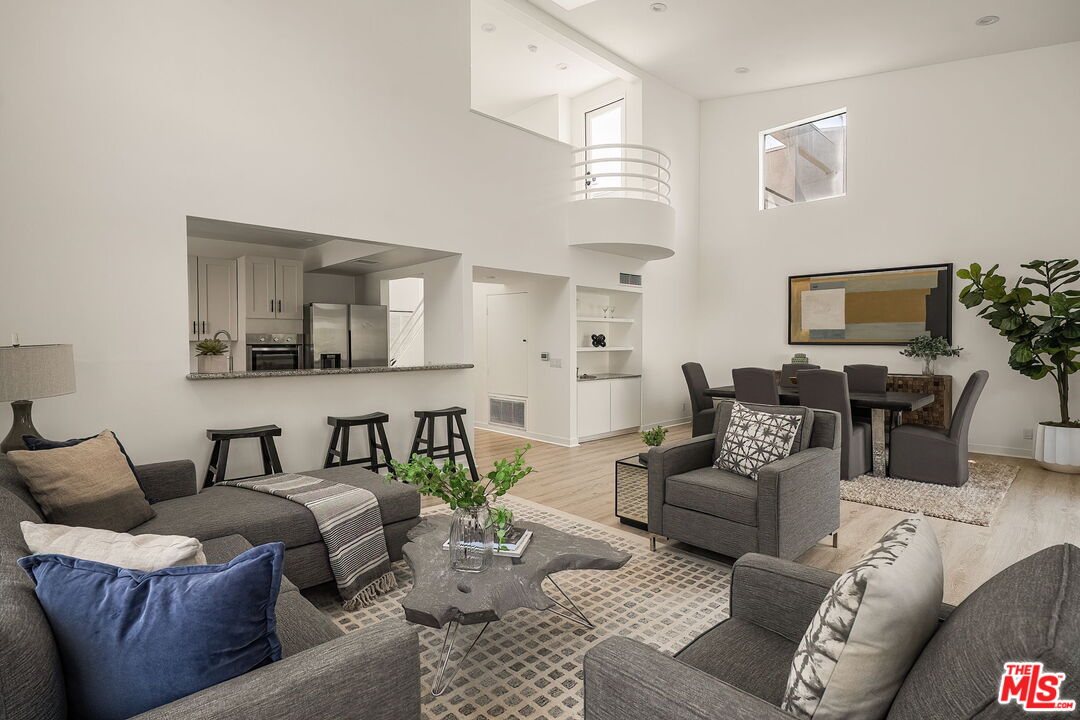 1617 S Beverly Glen Blvd Unit: 404