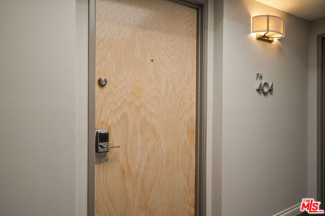 1617 S Beverly Glen Blvd Unit: 404